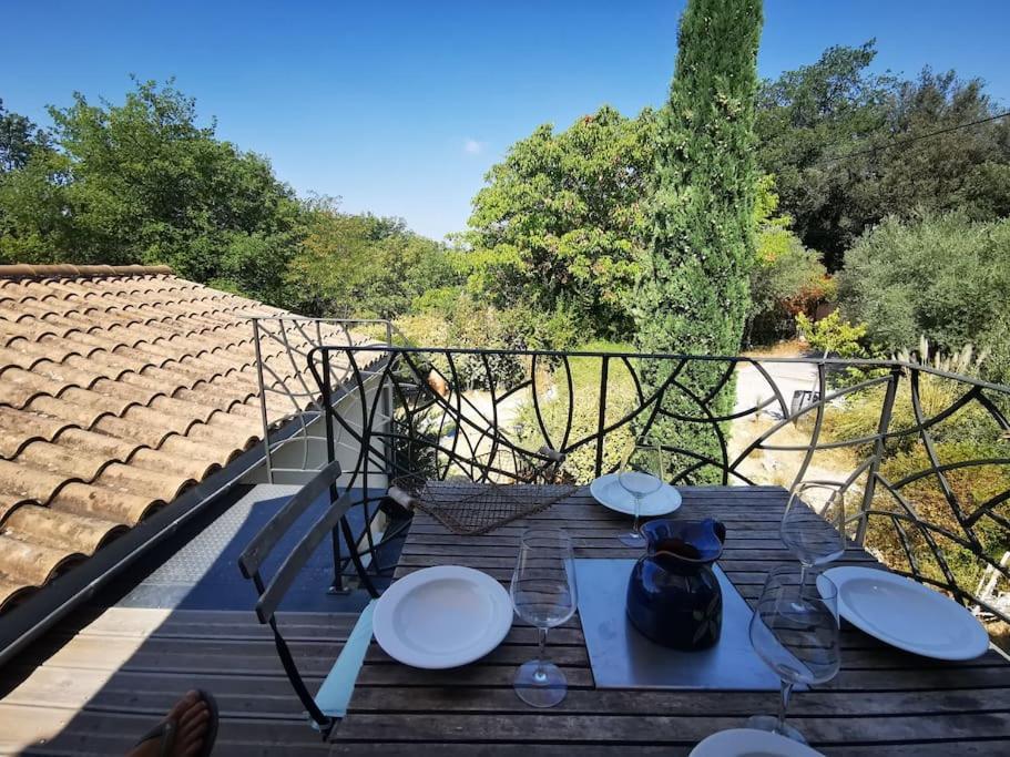 Entre Ventoux Et Luberon, Appartement Dans Maison. Malemort-du-Comtat Extérieur photo
