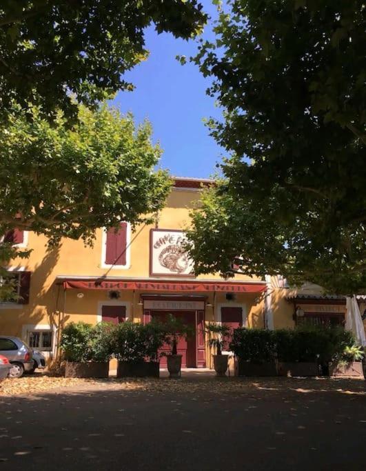Entre Ventoux Et Luberon, Appartement Dans Maison. Malemort-du-Comtat Extérieur photo